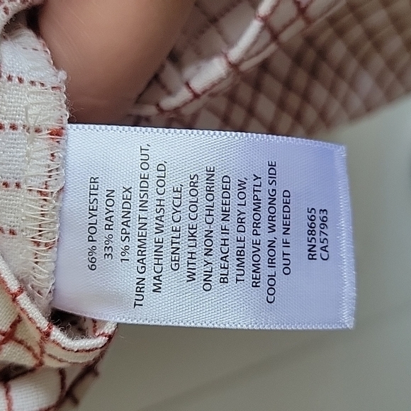 TREASURE & Bond textured cream and red cross front peplum grid tank - Picture 6 of 8